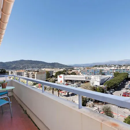 Apartment Lumineux Proche Cannes