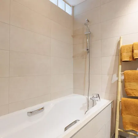Lumineux Proche Apartment *