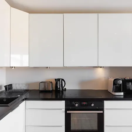 Lumineux Proche Apartamento